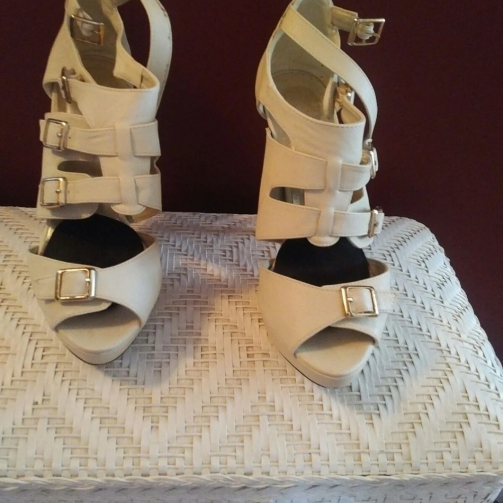 Ladies gorgeous high heel sandals